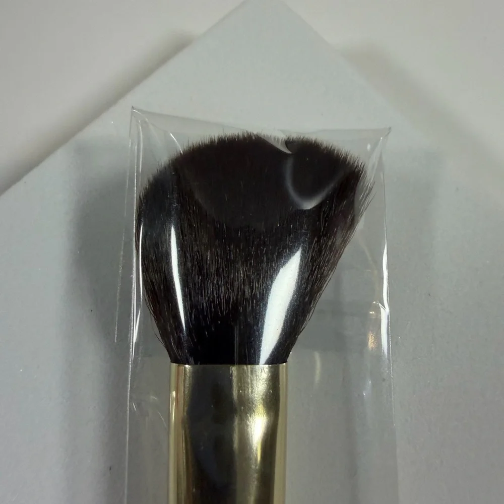 🩷5/$10🩷 Pink and Gold Blush Brush
